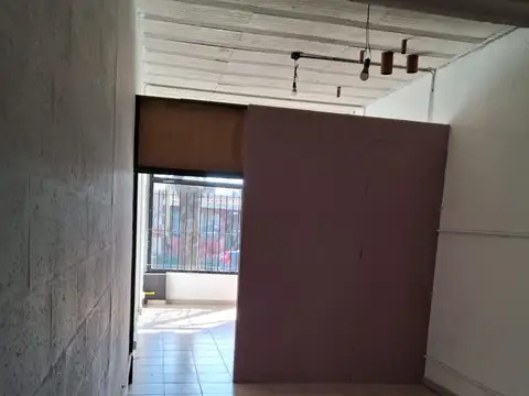 Local en Alquiler en Ezpeleta Oeste, $ 350.000