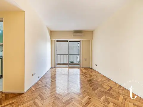 Semipiso Tres ambientes con balcón