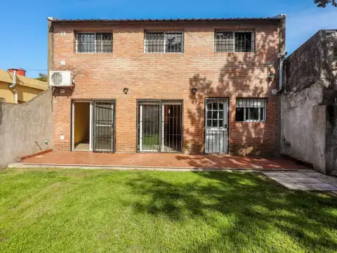 Depto Tipo Casa en Venta en Villa Adelina, USD 160.000
