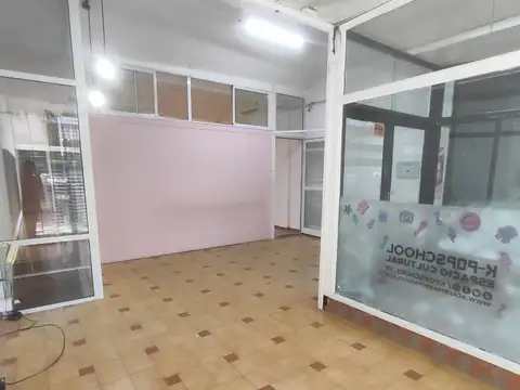 Local comercial, sótano, terraza  2 baños