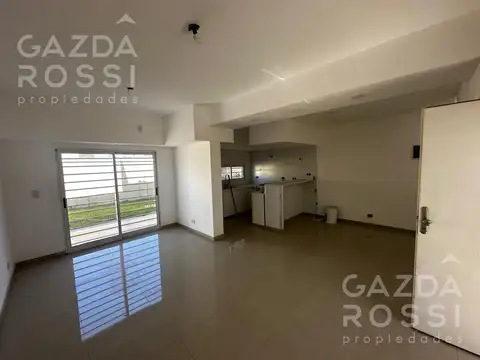 Racedo esquina Azurduy al 381