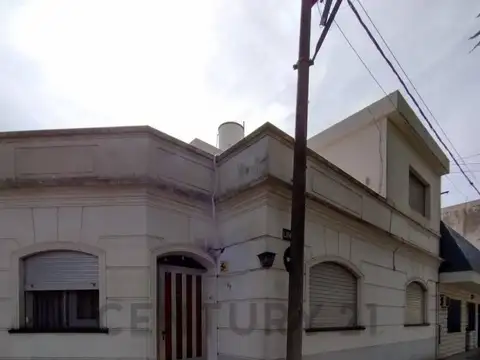 Venta de Casa de 7 ambientes mas galpón