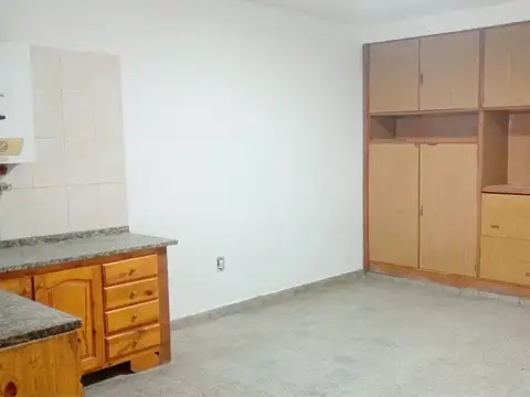 AMPLIA CASA 2 PLANTAS IDEAL USO COMERCIAL OLEGARIO V. ANDRADE Y AV. SAN MARTIN