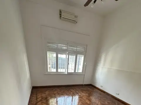 Depto Tipo Casa en Alquiler en Parque Chas, $ 1.600.000
