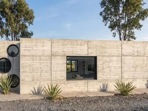 Casa  en Venta en Santa Emilia, Pilar del Este, Pilar