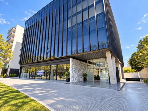 Oficinas 75 m2 con cochera sobre Libertador entre la Quinta presid y Puerto de Olivos