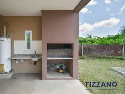 Casa 4 ambientes con 3 baños