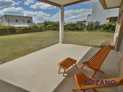 Casa en Venta con 6 cocheras