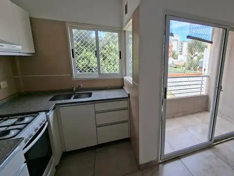 Departamento en Alquiler en Santos Lugares, $ 600.000