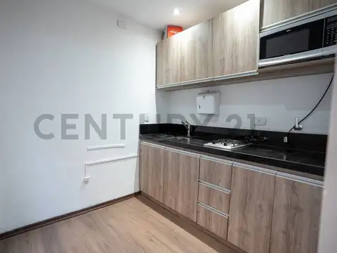 PH EN VENTA . 2 DORMITORIOS. COCHERA. OPCION PARA OFICINAS Y/O CONSULTORIOS.LA PLATA