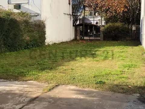 Lote de 300 m2 en Villa Maipú, ideal desarrollo. Permuta