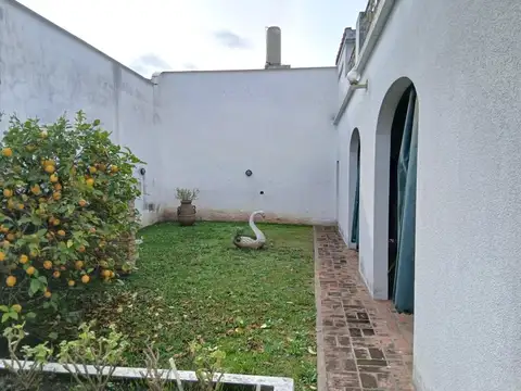 Casa en Venta 3 ambientes Fondo Cochera El Palomar