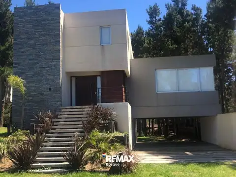Casa en alquiler anual Barrio Golf Costa Esmeralda