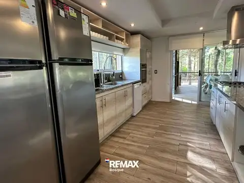 Casa 6 ambientes con 3 baños