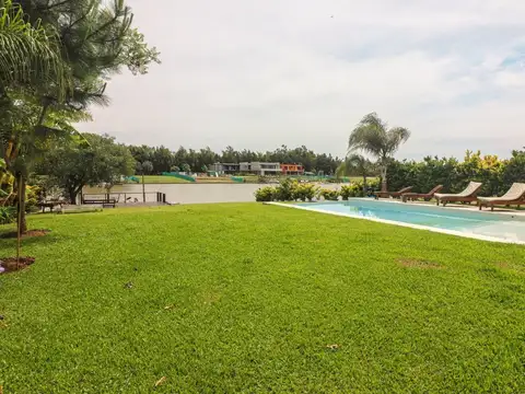 Casa 7 ambientes con 5 baños