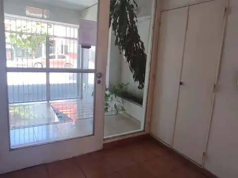 ALQUILER MONOAMBIENTE Amplio con Patio en Pompeya