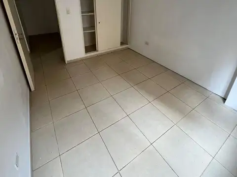 Departamento dos ambientes en venta en Morón