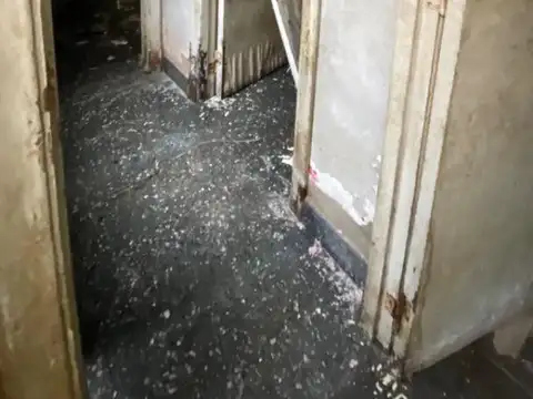 EXCELENTE CASA A RECICLAR 