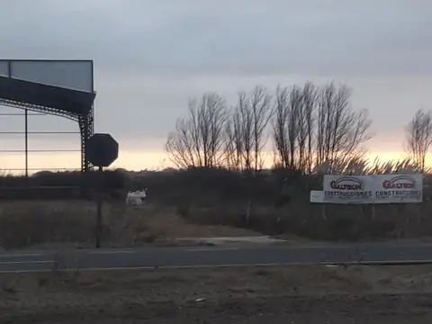 FRACCION DE 4000M2 FRENTE RUTA 11