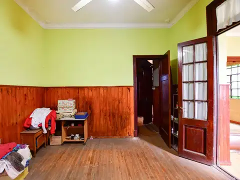 CASA EN VENTA LA PLATA A RECICLAR 3 DORMITORIOS
