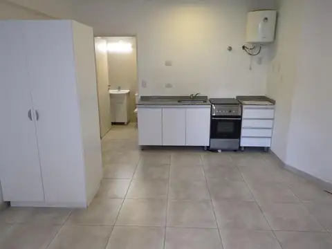 Llerena 2500, Piso 1