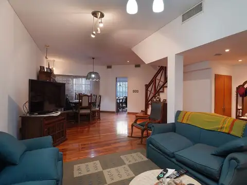 Venta casa 6 ambientes en Parque Chacabuco