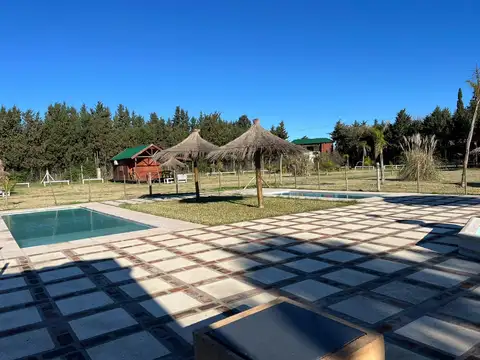 Alquiler temporal MENSUAL cabañas equipadas dos y tres ambientes piscina parrilla wifi