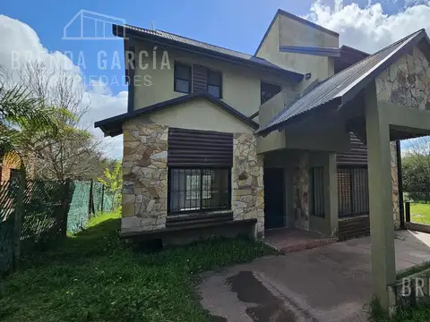 Casa 4 ambientes con 1 baño