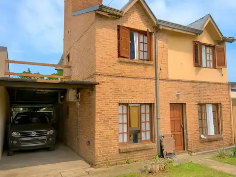 Casa en Venta con 3 dormitorios Parque y Cochera