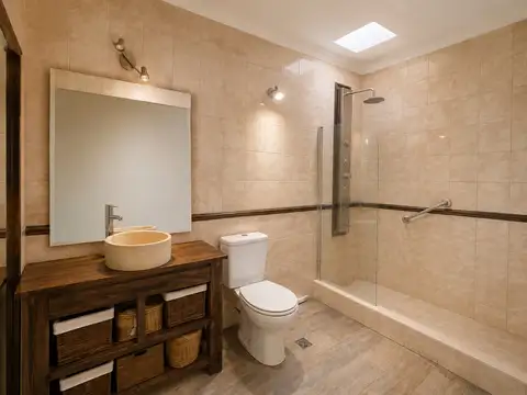Casa en Venta con 2 cocheras