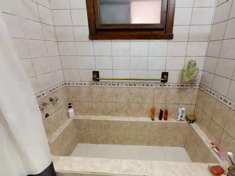 Casa en Venta de 6 Ambientes en Martinez con Jardín
