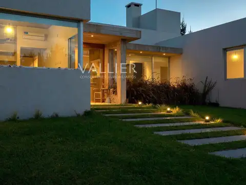 Casa en Alquiler Temporal en Costa Esmeralda, Partido de La Costa