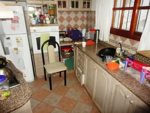 Casa 4 ambientes con 2 baños