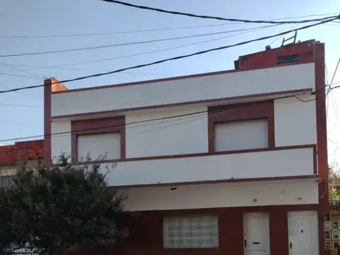 Casa - Venta - Argentina, La Matanza -  ALBARIÑOS 2467