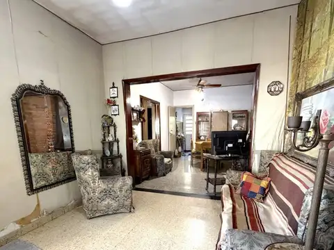 Casa 5 ambientes con 1 baño
