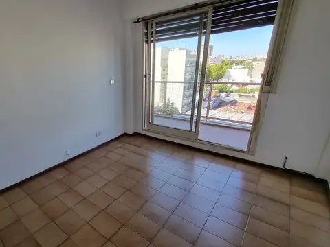Excelente dto piso alto vista abierta balcón aterrazado