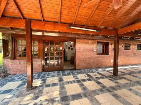 Casa 5 ambientes con 3 baños