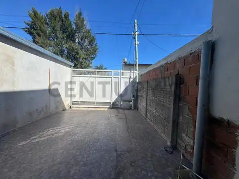 CASA EN VENTA EN LA PLATA CON 2 DORMITORIOS
