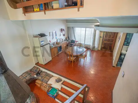 VENDE Amplia Residencia de 4 Ambientes con cochera y quincho en Villa Santa Rita