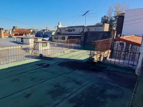 Gran Galpon con Local + Vivienda de 4 ambientes en PA