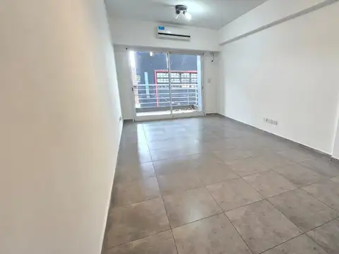 ¡AL FRENTE C/ BALCÓN Y COCHERA FIJA EN PB. INMEJORABLE UBICA