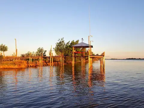 Venta Terreno con borde al agua en Barrio Náutico Talavera de Zárate
