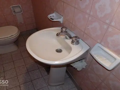 CHALET 4 AMBIENTES – CIUDAD TESEI CENTRO
