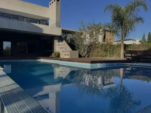 CASA EN VENTA SAN ISIDRO LABRADOR AL RIO C/AMARRA 