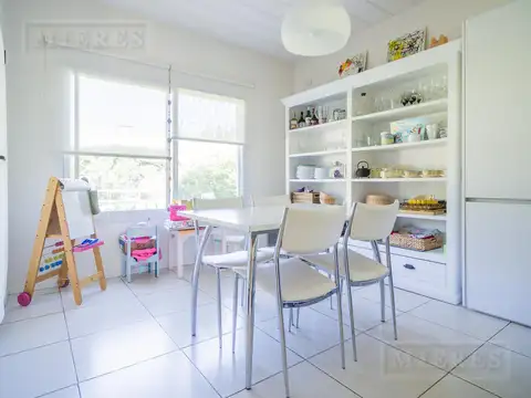 Casa 4 ambientes con 3 baños