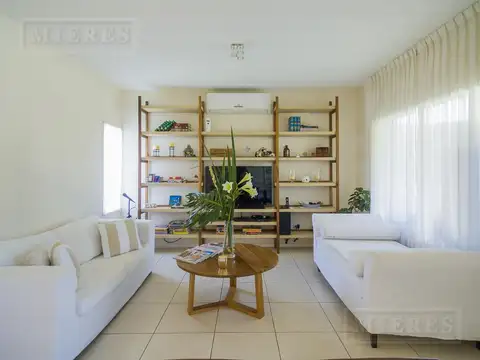 Casa en Venta en La Comarca, USD 410.000