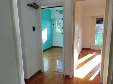 VENTA DEPARTAMENTO 4 AMBIENTES BALCON CORRIDO