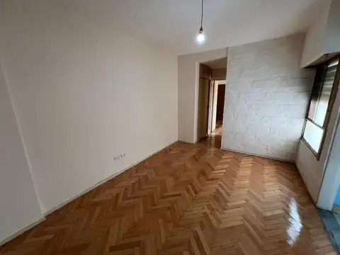 25 De Mayo 200, Piso 2