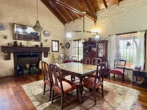 Casa en Venta con 2 cocheras