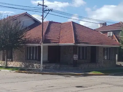 Casa venta Necochea 5 ambientes oportunidad